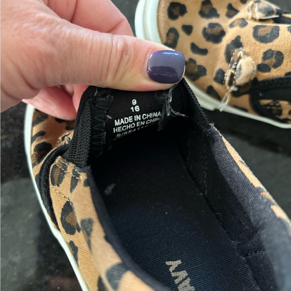 Slip on toddler shoe - Picture 2 of 3